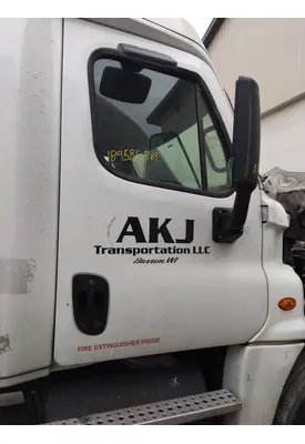 FREIGHTLINER CASCADIA 125 DOOR ASSEMBLY, FRONT