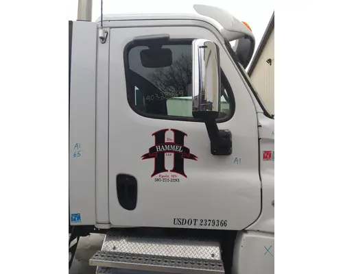 FREIGHTLINER CASCADIA 125 DOOR ASSEMBLY, FRONT