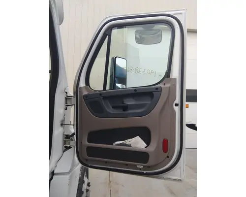 FREIGHTLINER CASCADIA 125 DOOR ASSEMBLY, FRONT