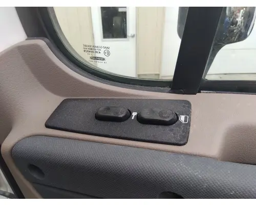 FREIGHTLINER CASCADIA 125 DOOR ASSEMBLY, FRONT