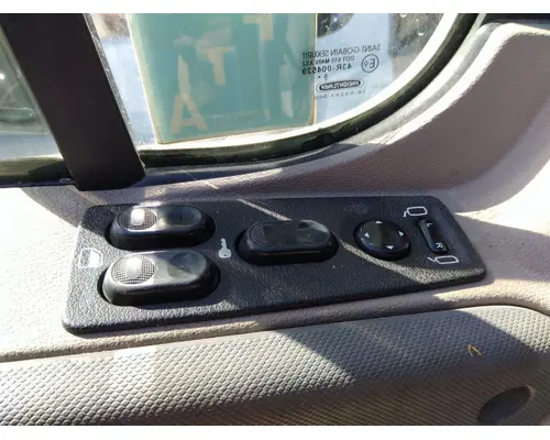 FREIGHTLINER CASCADIA 125 DOOR ASSEMBLY, FRONT