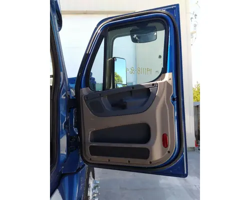 FREIGHTLINER CASCADIA 125 DOOR ASSEMBLY, FRONT