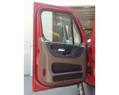 FREIGHTLINER CASCADIA 125 DOOR ASSEMBLY, FRONT