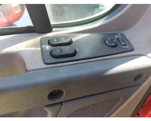 FREIGHTLINER CASCADIA 125 DOOR ASSEMBLY, FRONT