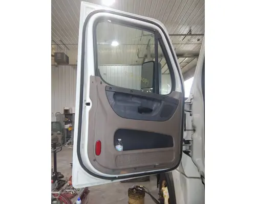 FREIGHTLINER CASCADIA 125 DOOR ASSEMBLY, FRONT