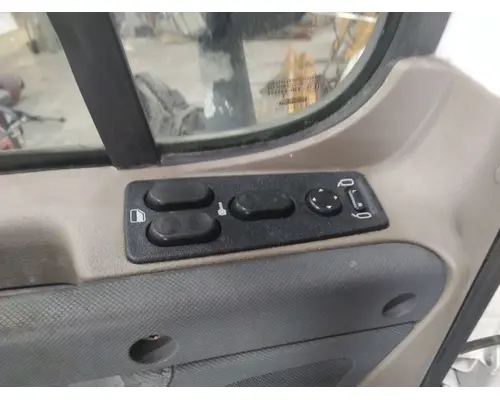 FREIGHTLINER CASCADIA 125 DOOR ASSEMBLY, FRONT