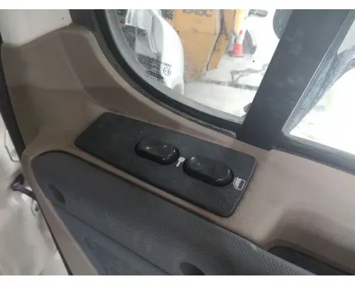 FREIGHTLINER CASCADIA 125 DOOR ASSEMBLY, FRONT
