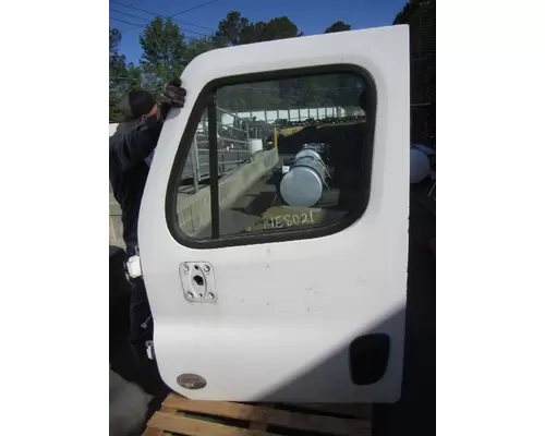 FREIGHTLINER CASCADIA 125 DOOR ASSEMBLY, FRONT