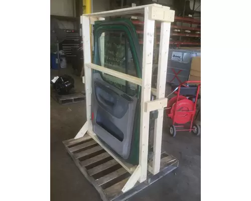 FREIGHTLINER CASCADIA 125 DOOR ASSEMBLY, FRONT