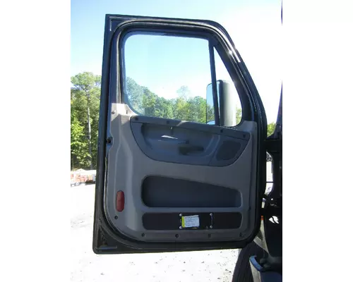 FREIGHTLINER CASCADIA 125 DOOR ASSEMBLY, FRONT