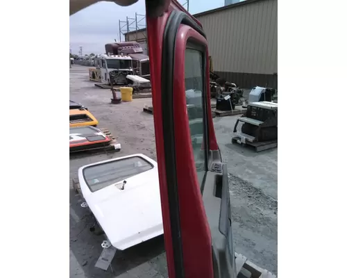 FREIGHTLINER CASCADIA 125 DOOR ASSEMBLY, FRONT