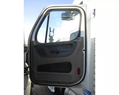 FREIGHTLINER CASCADIA 125 DOOR ASSEMBLY, FRONT