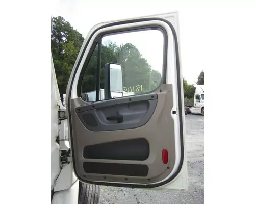 FREIGHTLINER CASCADIA 125 DOOR ASSEMBLY, FRONT