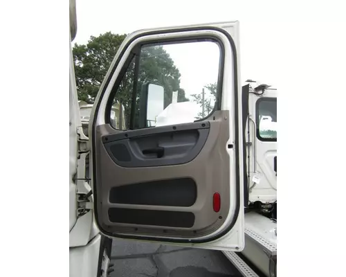 FREIGHTLINER CASCADIA 125 DOOR ASSEMBLY, FRONT