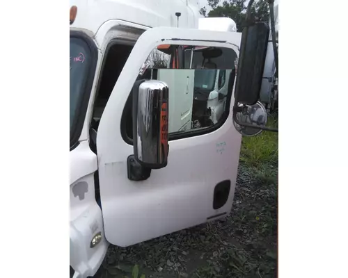 FREIGHTLINER CASCADIA 125 DOOR ASSEMBLY, FRONT