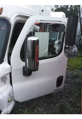 FREIGHTLINER CASCADIA 125 DOOR ASSEMBLY, FRONT