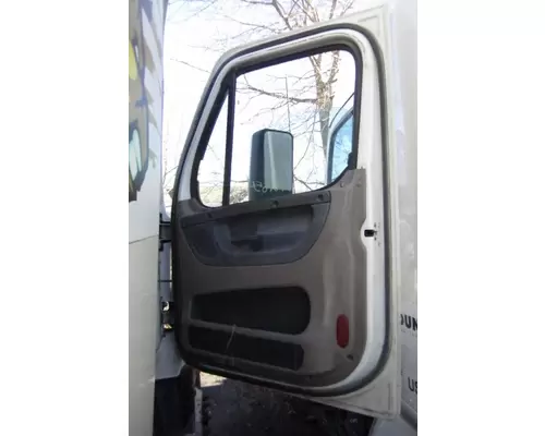 FREIGHTLINER CASCADIA 125 DOOR ASSEMBLY, FRONT