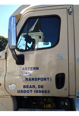 FREIGHTLINER CASCADIA 125 DOOR ASSEMBLY, FRONT