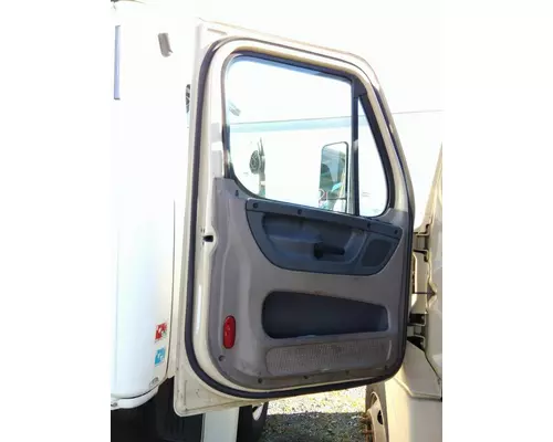 FREIGHTLINER CASCADIA 125 DOOR ASSEMBLY, FRONT