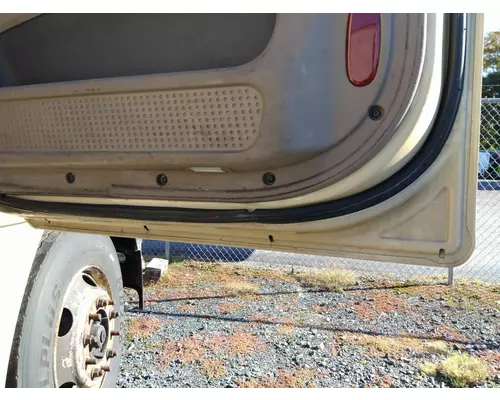 FREIGHTLINER CASCADIA 125 DOOR ASSEMBLY, FRONT
