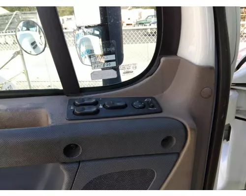 FREIGHTLINER CASCADIA 125 DOOR ASSEMBLY, FRONT