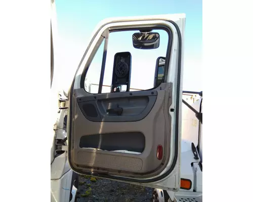 FREIGHTLINER CASCADIA 125 DOOR ASSEMBLY, FRONT