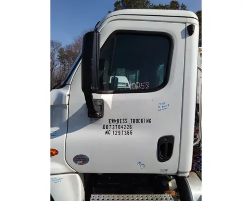 FREIGHTLINER CASCADIA 125 DOOR ASSEMBLY, FRONT