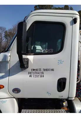 FREIGHTLINER CASCADIA 125 DOOR ASSEMBLY, FRONT