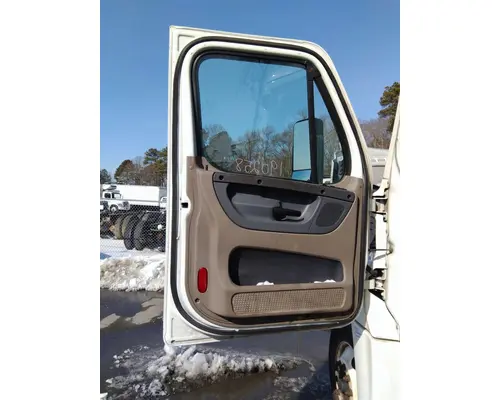 FREIGHTLINER CASCADIA 125 DOOR ASSEMBLY, FRONT