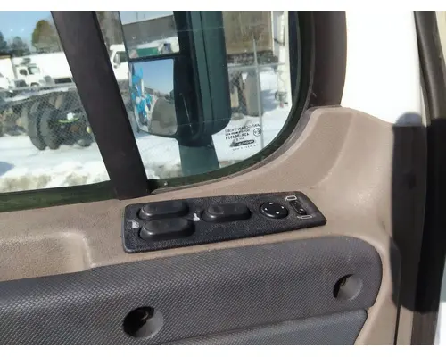 FREIGHTLINER CASCADIA 125 DOOR ASSEMBLY, FRONT