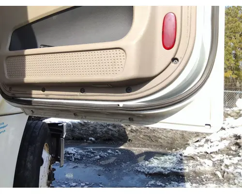 FREIGHTLINER CASCADIA 125 DOOR ASSEMBLY, FRONT