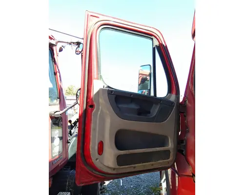 FREIGHTLINER CASCADIA 125 DOOR ASSEMBLY, FRONT