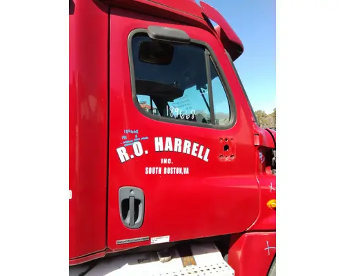 FREIGHTLINER CASCADIA 125 DOOR ASSEMBLY, FRONT