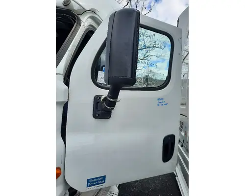 FREIGHTLINER CASCADIA 125 DOOR ASSEMBLY, FRONT