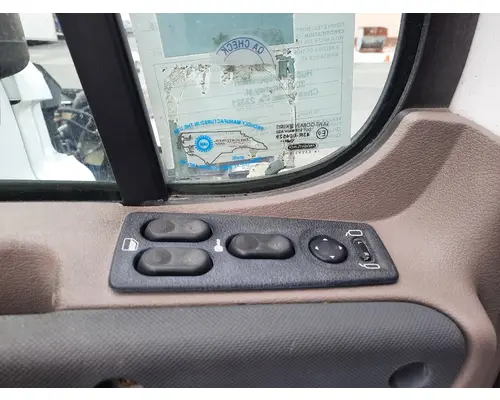 FREIGHTLINER CASCADIA 125 DOOR ASSEMBLY, FRONT