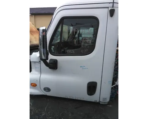 FREIGHTLINER CASCADIA 125 DOOR ASSEMBLY, FRONT