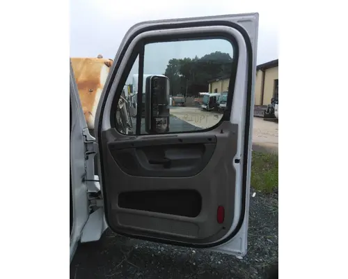 FREIGHTLINER CASCADIA 125 DOOR ASSEMBLY, FRONT