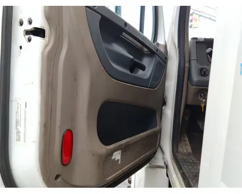 FREIGHTLINER CASCADIA 125 DOOR ASSEMBLY, FRONT