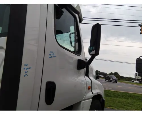 FREIGHTLINER CASCADIA 125 DOOR ASSEMBLY, FRONT