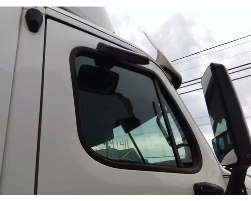 FREIGHTLINER CASCADIA 125 DOOR ASSEMBLY, FRONT