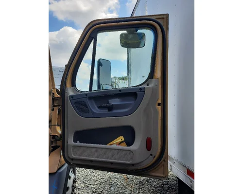 FREIGHTLINER CASCADIA 125 DOOR ASSEMBLY, FRONT