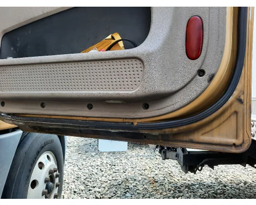 FREIGHTLINER CASCADIA 125 DOOR ASSEMBLY, FRONT