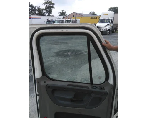 FREIGHTLINER CASCADIA 125 DOOR ASSEMBLY, FRONT