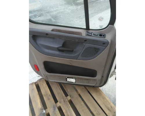 FREIGHTLINER CASCADIA 125 DOOR ASSEMBLY, FRONT
