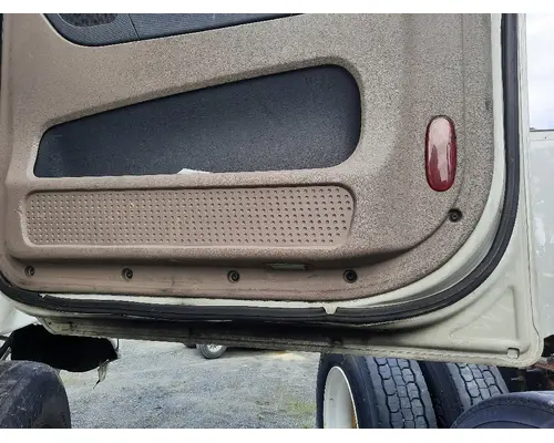 FREIGHTLINER CASCADIA 125 DOOR ASSEMBLY, FRONT