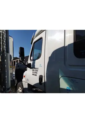 FREIGHTLINER CASCADIA 125 DOOR ASSEMBLY, FRONT