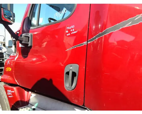 FREIGHTLINER CASCADIA 125 DOOR ASSEMBLY, FRONT