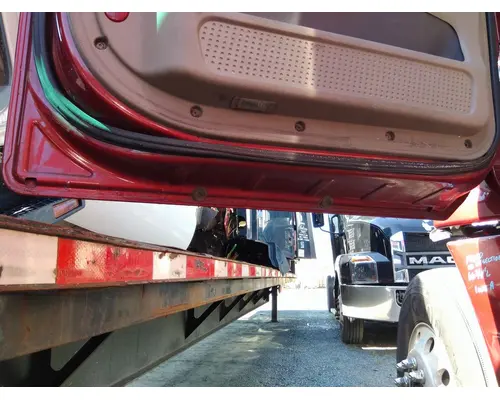 FREIGHTLINER CASCADIA 125 DOOR ASSEMBLY, FRONT