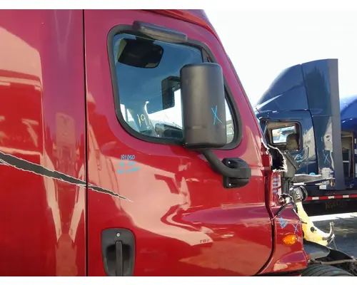 FREIGHTLINER CASCADIA 125 DOOR ASSEMBLY, FRONT