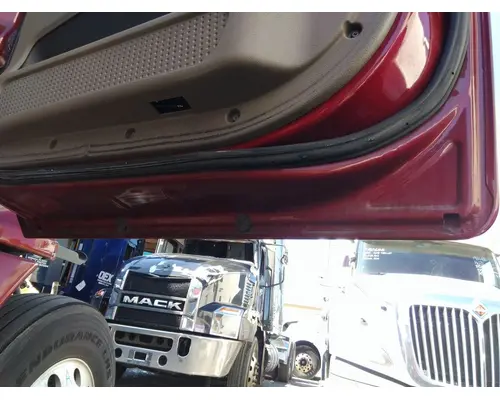 FREIGHTLINER CASCADIA 125 DOOR ASSEMBLY, FRONT